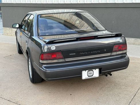 Used 1989 Nissan Maxima SE image 24