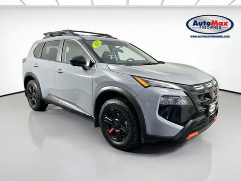 Used 2025 Nissan Rogue SV AWD/4WD image 1
