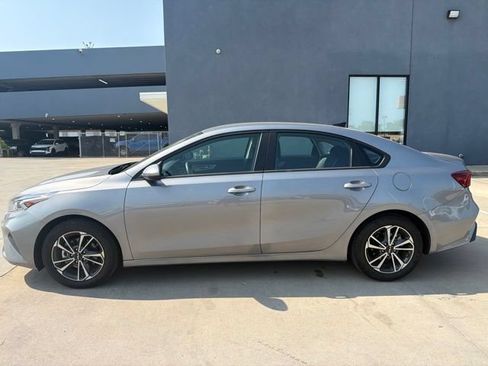 Used 2024 Kia Forte LXS FWD image 3