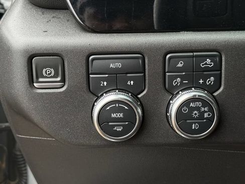 Used 2024 GMC Sierra 1500 SLT AWD/4WD image 23