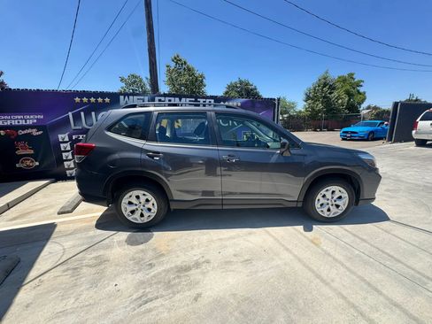 Used 2021 Subaru Forester AWD/4WD image 2