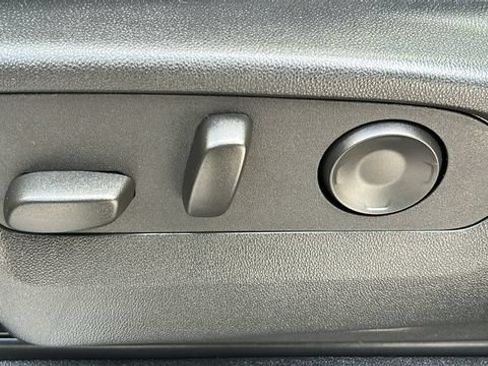 Certified 2025 Chevrolet Tahoe High Country AWD/4WD image 39