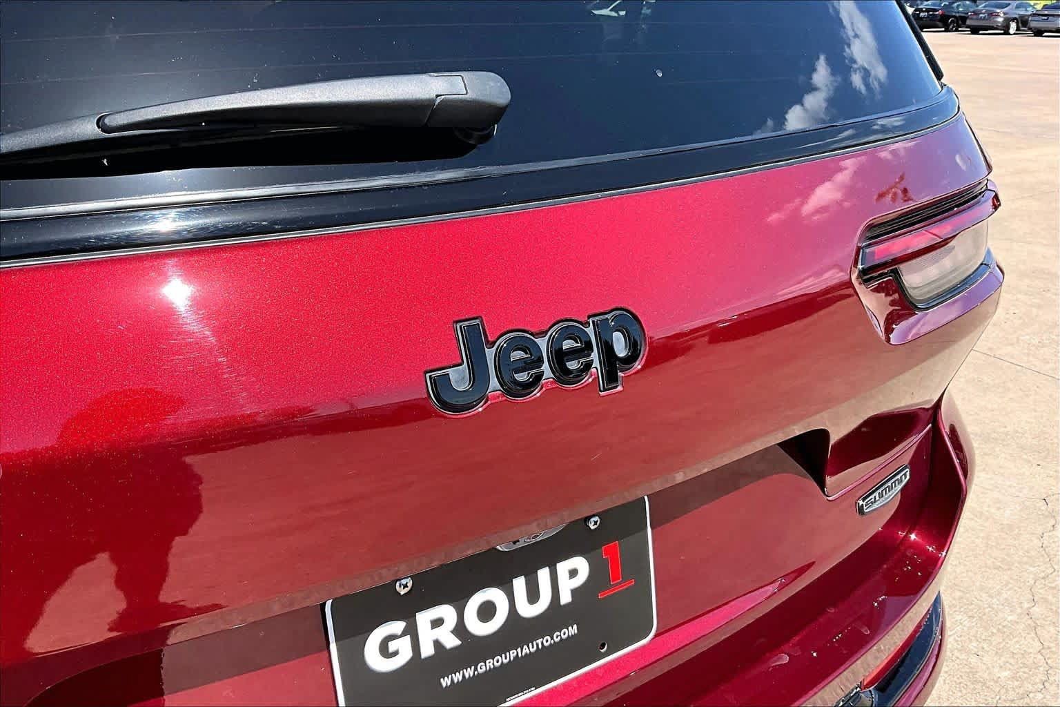 Used 2025 Jeep Grand Cherokee L Summit AWD/4WD image 30