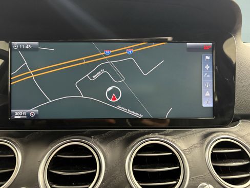 Used 2017 Mercedes-Benz E 300 4MATIC image 13