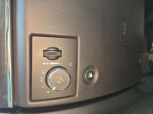 Used 2018 Jeep Grand Cherokee Limited image 15