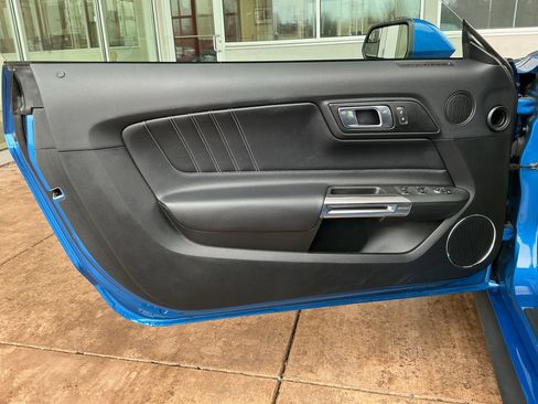 Used 2019 Ford Mustang Premium image 14