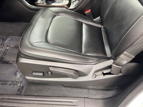 Used 2019 GMC Canyon SLT image 13