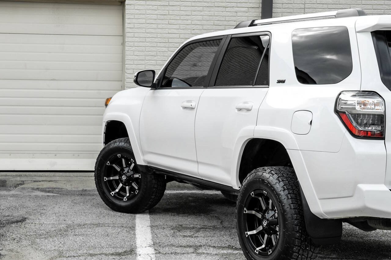 Used 2021 Toyota 4Runner SR5 Premium w/ Moonroof Package AWD/4WD image 14