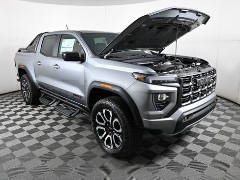 New 2025 GMC Canyon AT4 w/ Nightfall Edition image 33