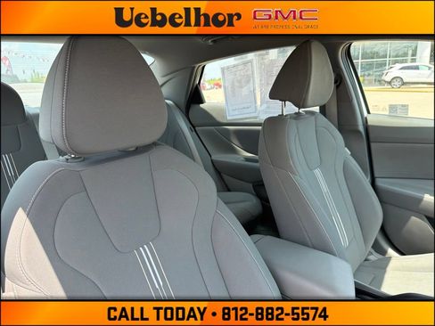 Used 2024 Hyundai Elantra SEL FWD image 4