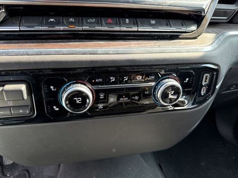 Used 2025 GMC Sierra 1500 SLT image 18