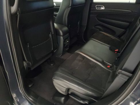 Used 2018 Jeep Grand Cherokee Altitude AWD/4WD image 23