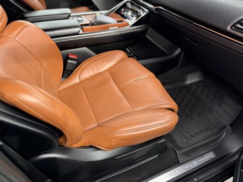 Used 2020 Lincoln Navigator Reserve w/ Luxury Package image 7