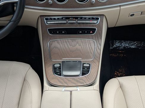Used 2022 Mercedes-Benz E 350 Sedan image 18