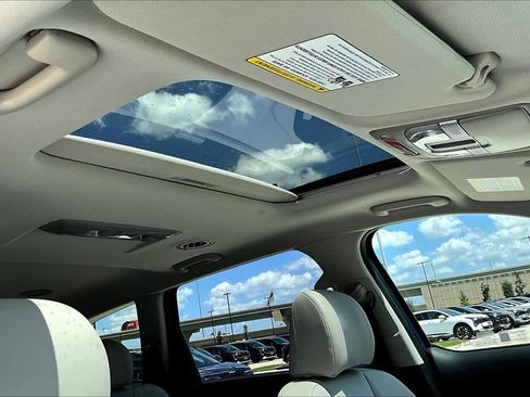 Used 2025 Kia Telluride S image 13