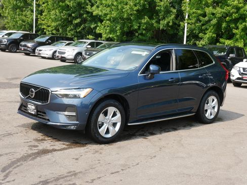 Used 2022 Volvo XC60 B5 Momentum AWD/4WD image 7