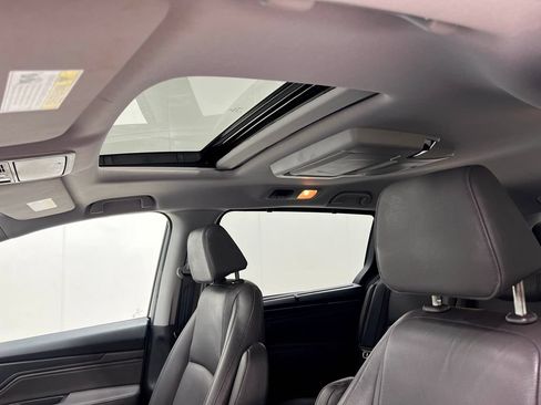 Used 2018 Honda Odyssey Touring image 13