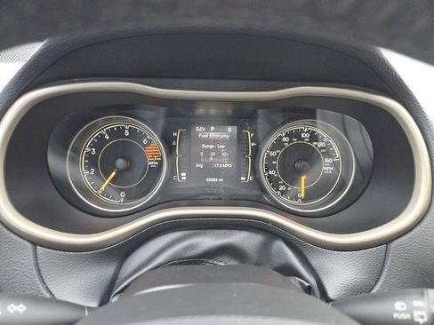 Used 2017 Jeep Cherokee Latitude w/ Cold Weather Group image 30