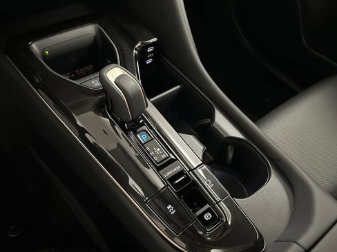 New 2025 Toyota Crown Platinum AWD/4WD image 15