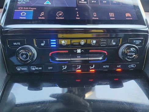 Used 2022 Jeep Grand Cherokee Summit AWD/4WD image 28