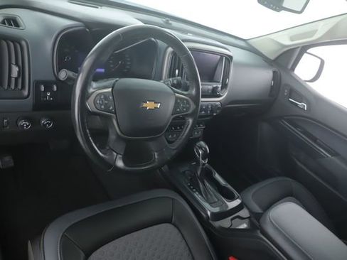 Used 2022 Chevrolet Colorado Z71 w/ Safety Package AWD/4WD image 17