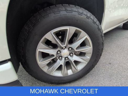 Used 2019 Chevrolet Silverado 1500 High Country w/ Technology Package AWD/4WD image 7