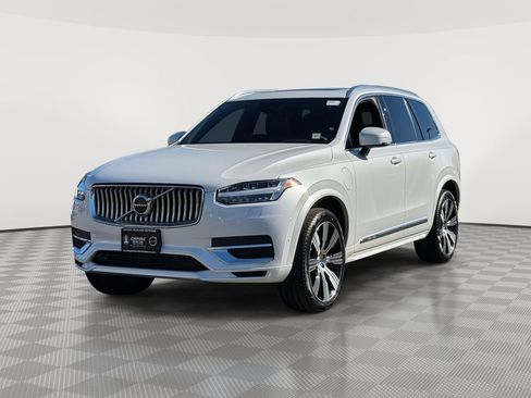 Certified 2023 Volvo XC90 T8 Plus image 2