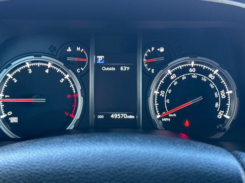 Certified 2022 Toyota 4Runner TRD Off-Road image 30