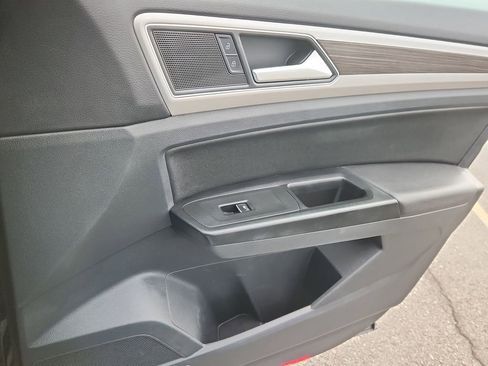 Used 2019 Volkswagen Atlas SE w/ Towing Package image 18