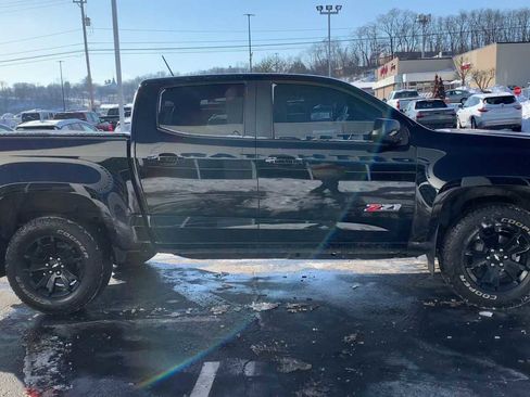 Certified 2016 Chevrolet Colorado Z71 w/ Z71 Midnight Edition image 9