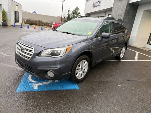 Used 2017 Subaru Outback 2.5i Premium image 3