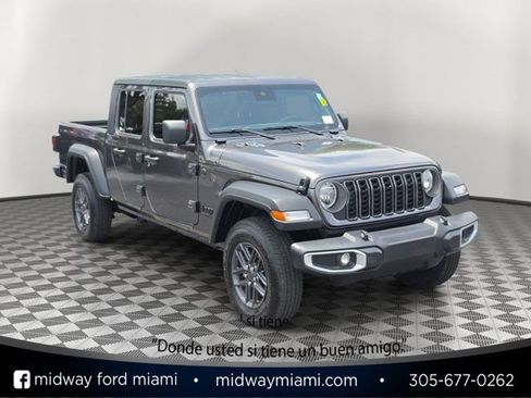 Used 2025 Jeep Gladiator Sport AWD/4WD image 1