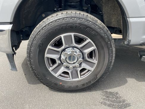 Used 2024 Ford F350 Lariat AWD/4WD image 2