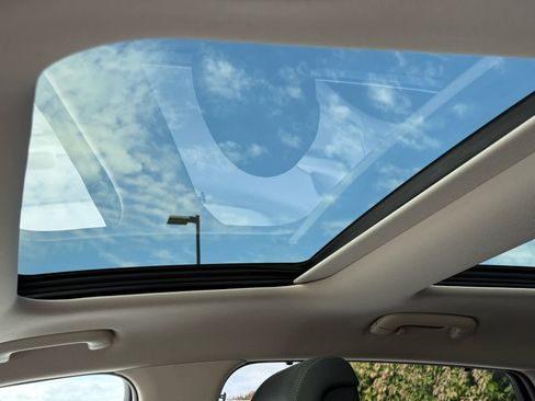 Used 2025 Genesis GV80 2.5T Advanced image 32