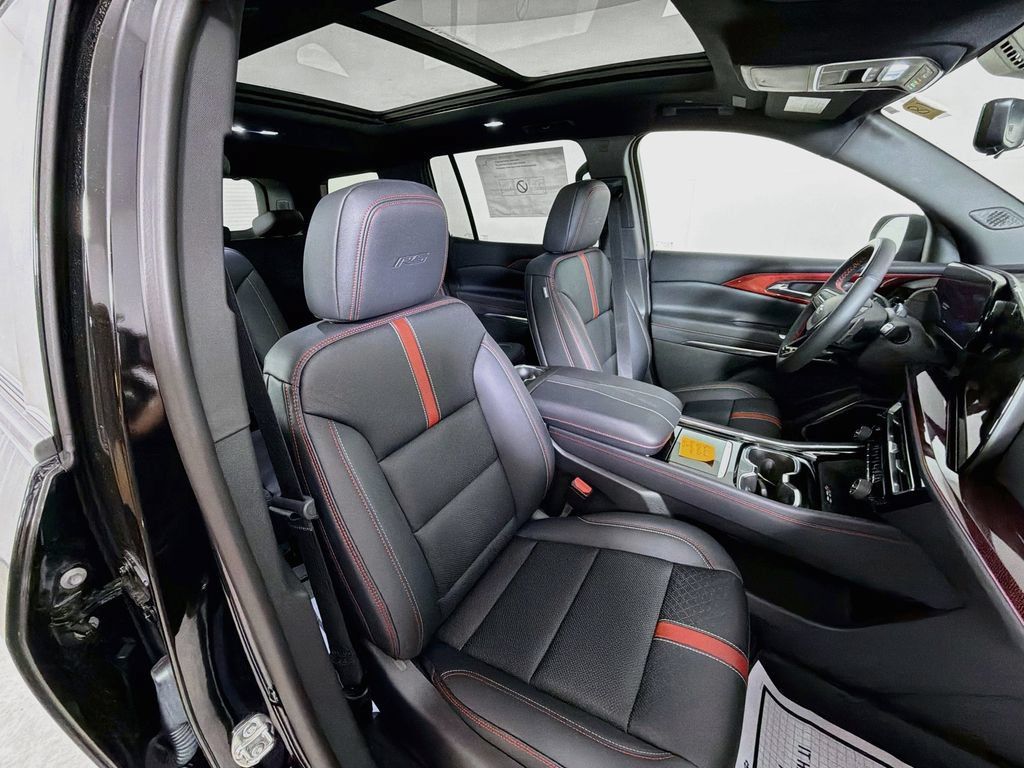 New 2026 Chevrolet Traverse RS w/ LPO, Floor Liner Package AWD/4WD image 26
