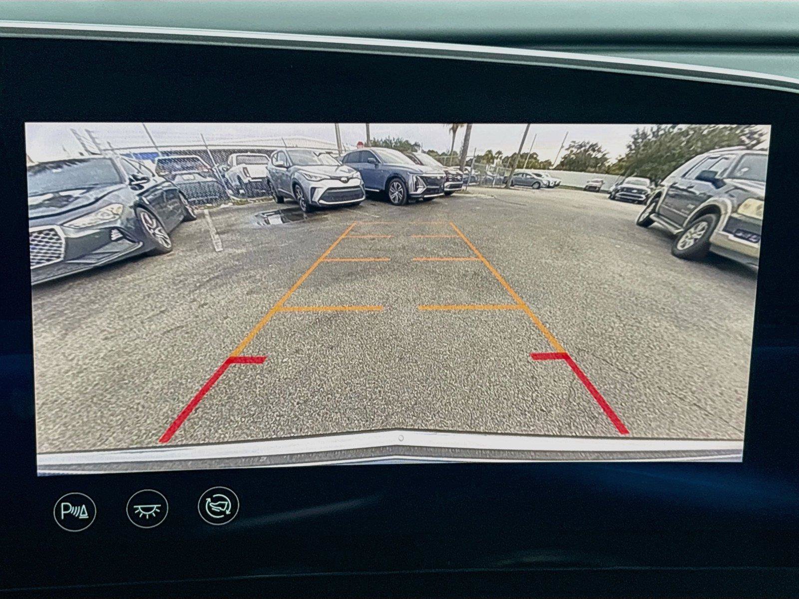 Used 2024 Cadillac Lyriq Tech RWD image 14