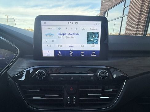 Used 2020 Ford Escape Titanium w/ Titanium Premium Package 2.0 image 24