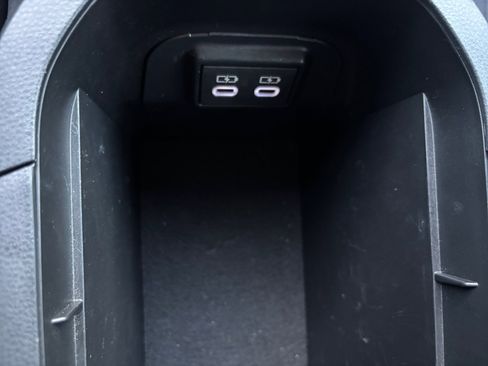 Used 2023 Toyota RAV4 XLE Premium image 30