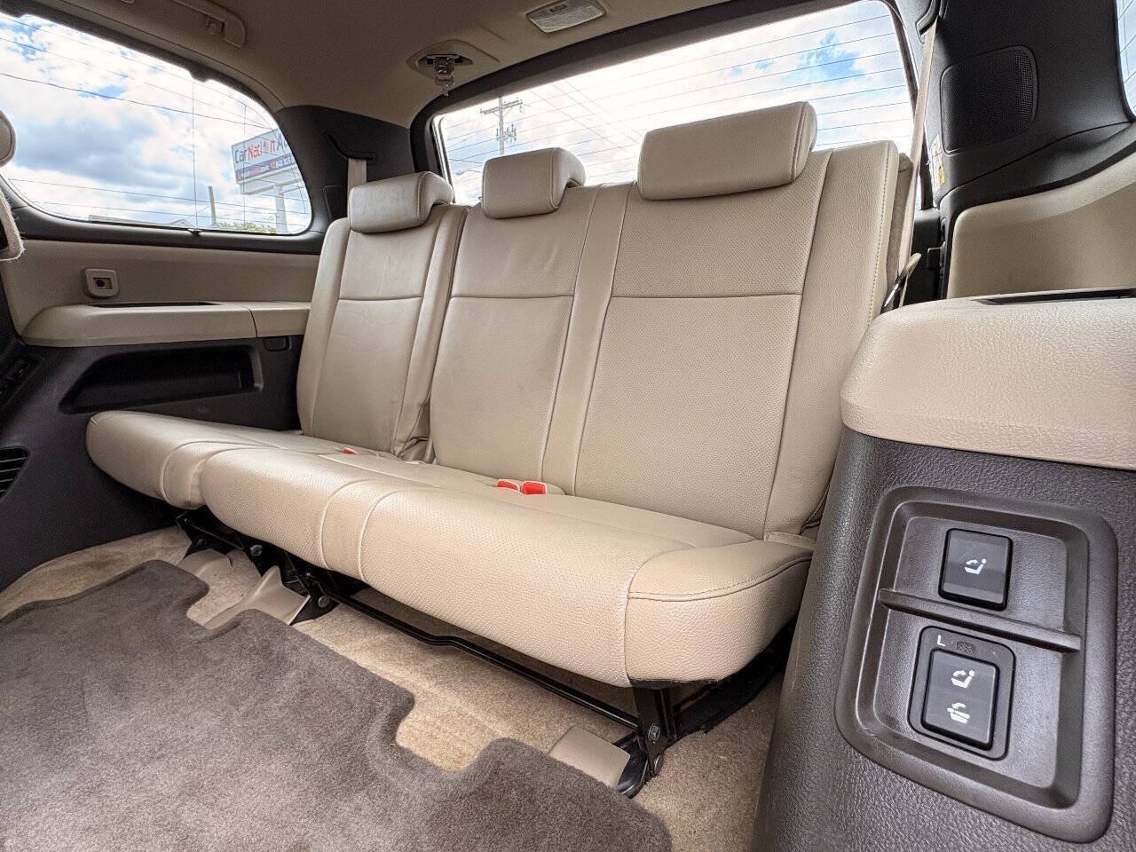 Used 2011 Toyota Sequoia Platinum AWD/4WD image 29