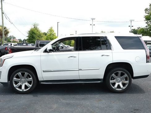 Used 2018 Cadillac Escalade Luxury AWD/4WD image 8