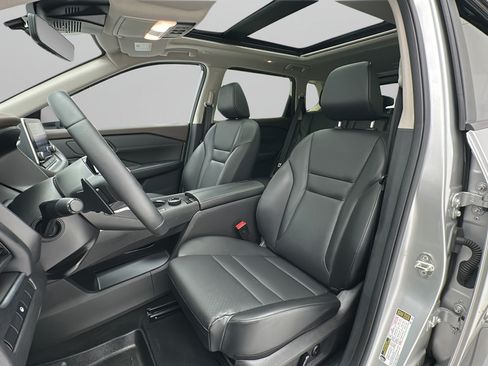 Used 2023 Nissan Rogue SV w/ SV Premium B Package AWD/4WD image 14