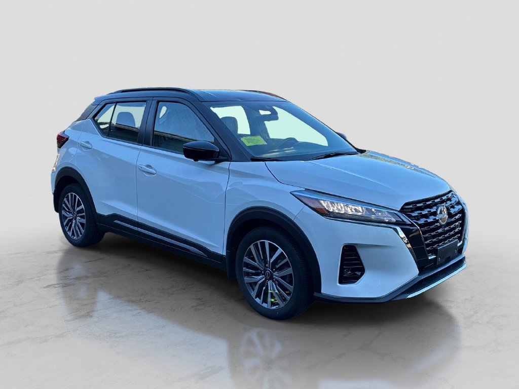 Certified 2023 Nissan Kicks SR w/ SR Premium Package FWD image 3