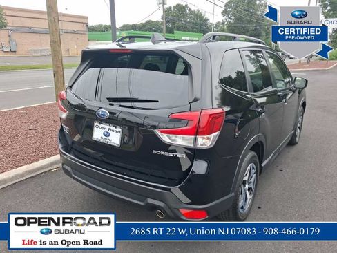 Used 2023 Subaru Forester Premium AWD/4WD image 10