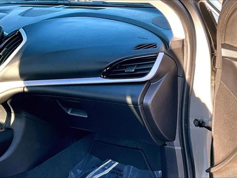 Used 2017 Chevrolet Volt LT w/ Comfort Package image 19