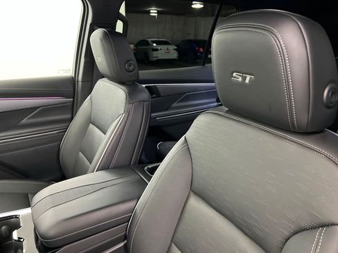 Used 2026 Buick Enclave Sport Touring FWD image 18