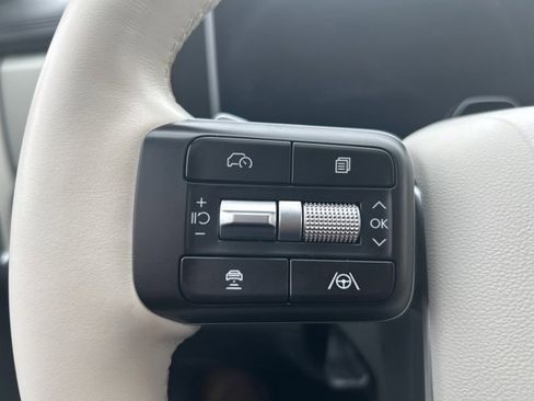 Used 2025 Hyundai Santa Fe SEL image 17