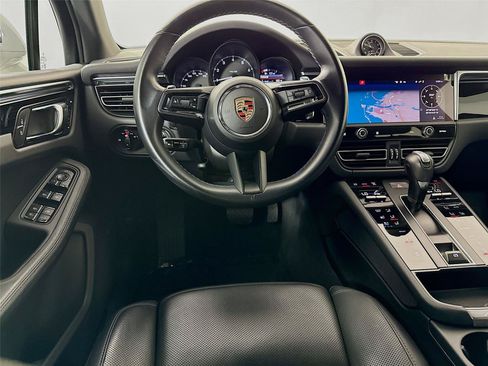 Used 2023 Porsche Macan Turbo AWD/4WD image 3