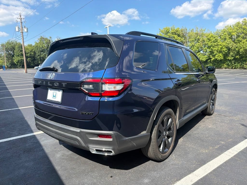 Certified 2025 Honda Pilot Sport image 5