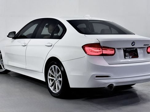 Used 2018 BMW 320i 320i Sedan image 11
