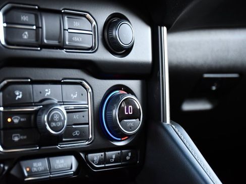 Used 2022 Chevrolet Tahoe Premier image 17